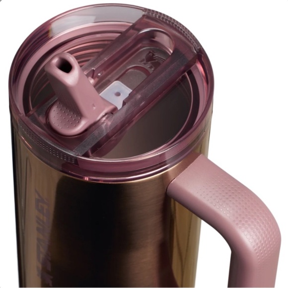 NIB Stanley The Quencher ProTour Flip Straw Tumbler | 30 OZ - Polished Rose gold - Picture 3 of 3